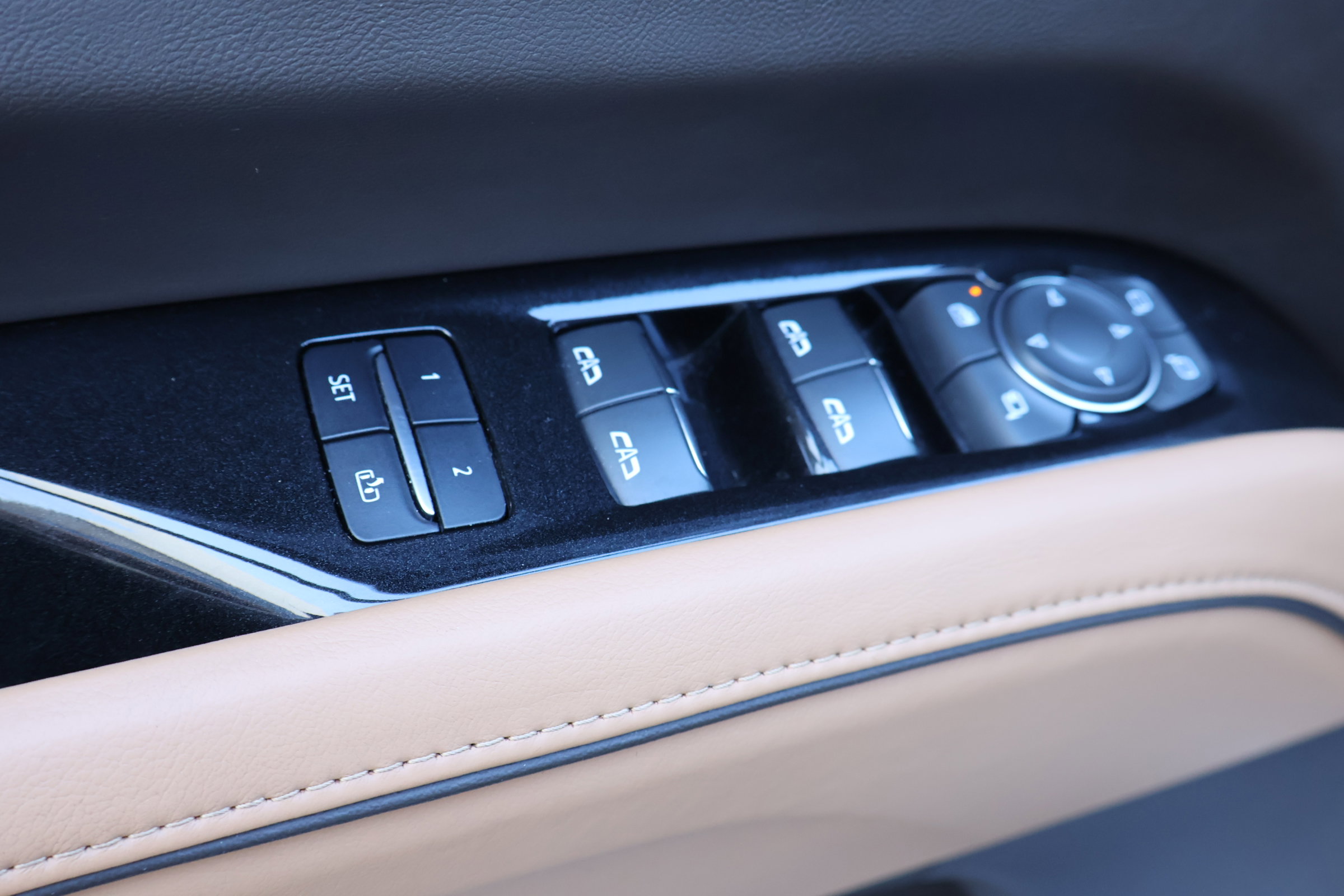 Used 2021 Cadillac Escalade Premium Luxury w/ Driver Assist Tech Package image 15