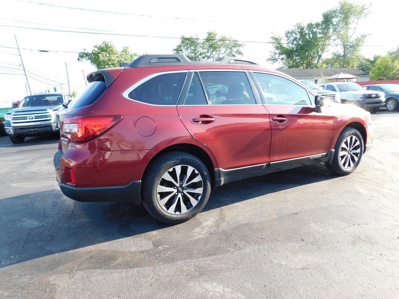 Used 2017 Subaru Outback 2.5i Limited AWD/4WD image 36