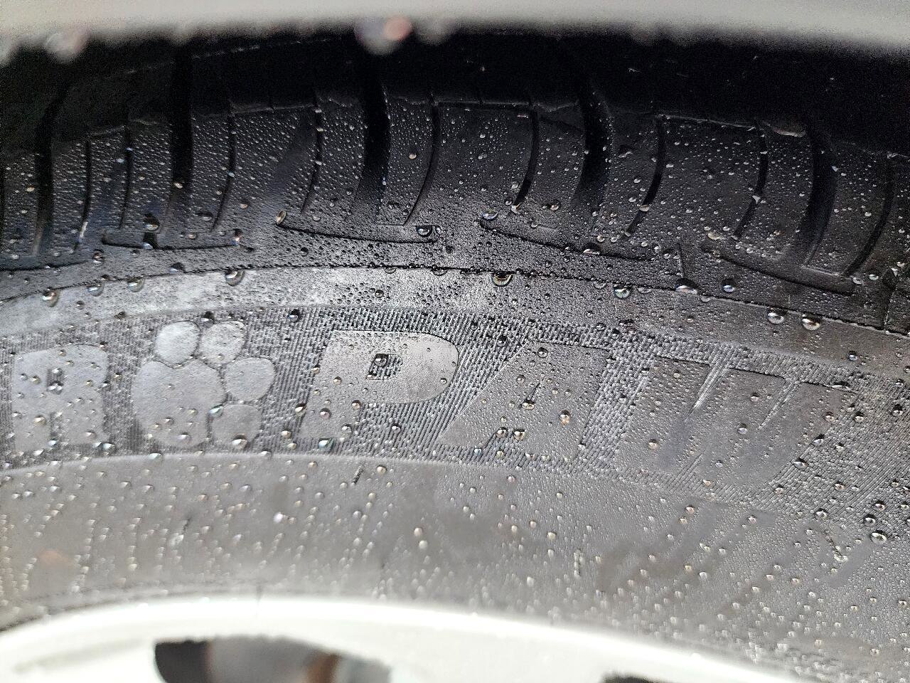 Used 2017 Land Rover Discovery SE image 42