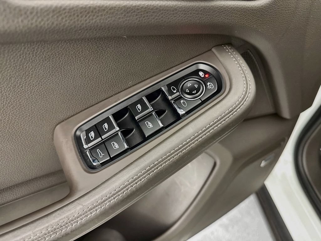 Used 2021 Porsche Macan AWD/4WD image 18