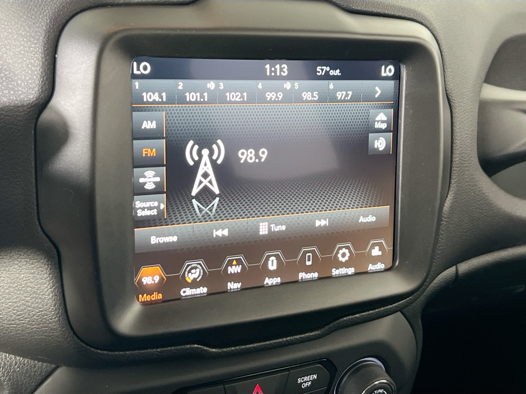 Used 2022 Jeep Renegade Latitude AWD/4WD image 15