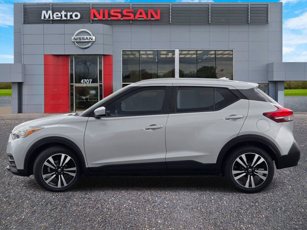 Used 2019 Nissan Kicks SV FWD image 3