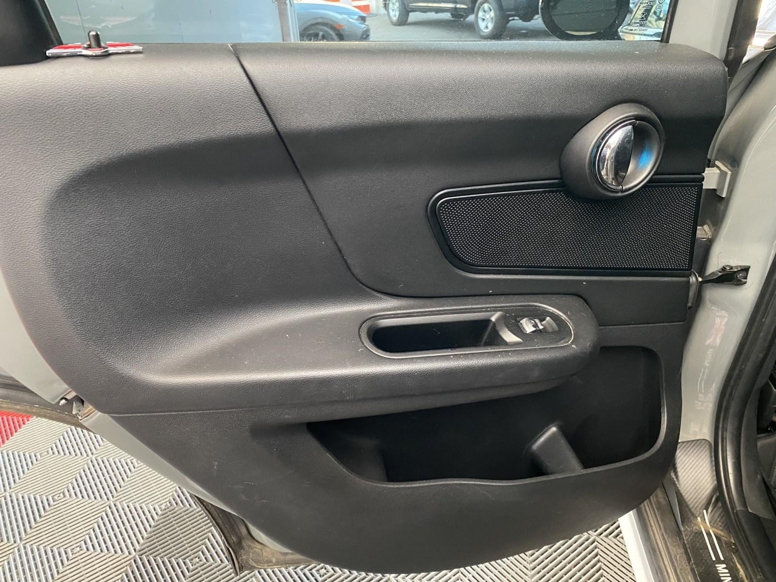 Used 2019 MINI Cooper Countryman FWD image 16