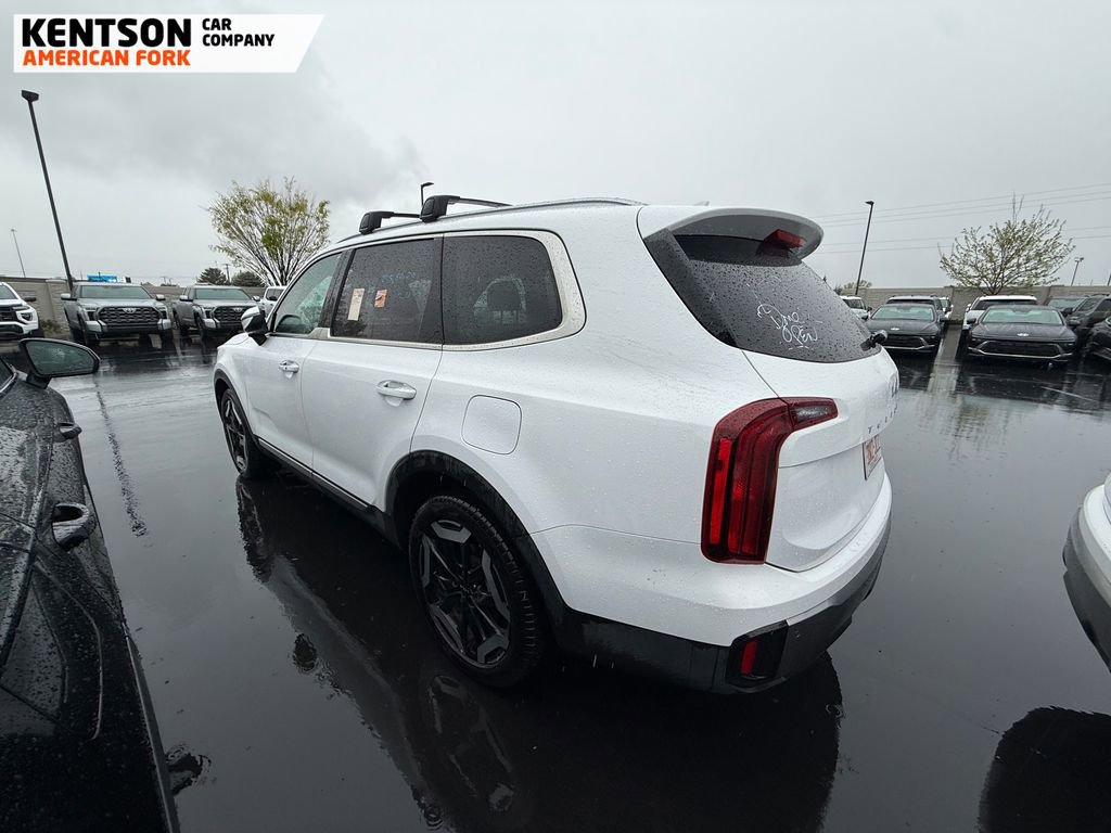 Used 2025 Kia Telluride S image 2