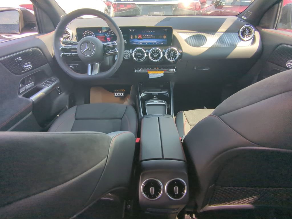 Used 2025 Mercedes-Benz GLA 250 image 2