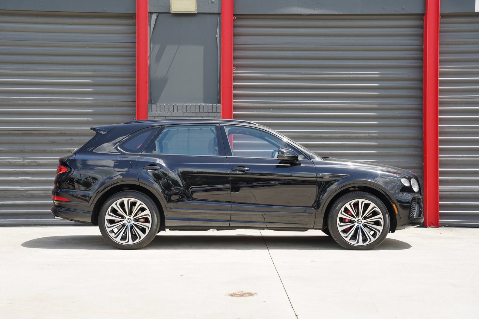 Used 2023 Bentley Bentayga AWD/4WD image 4