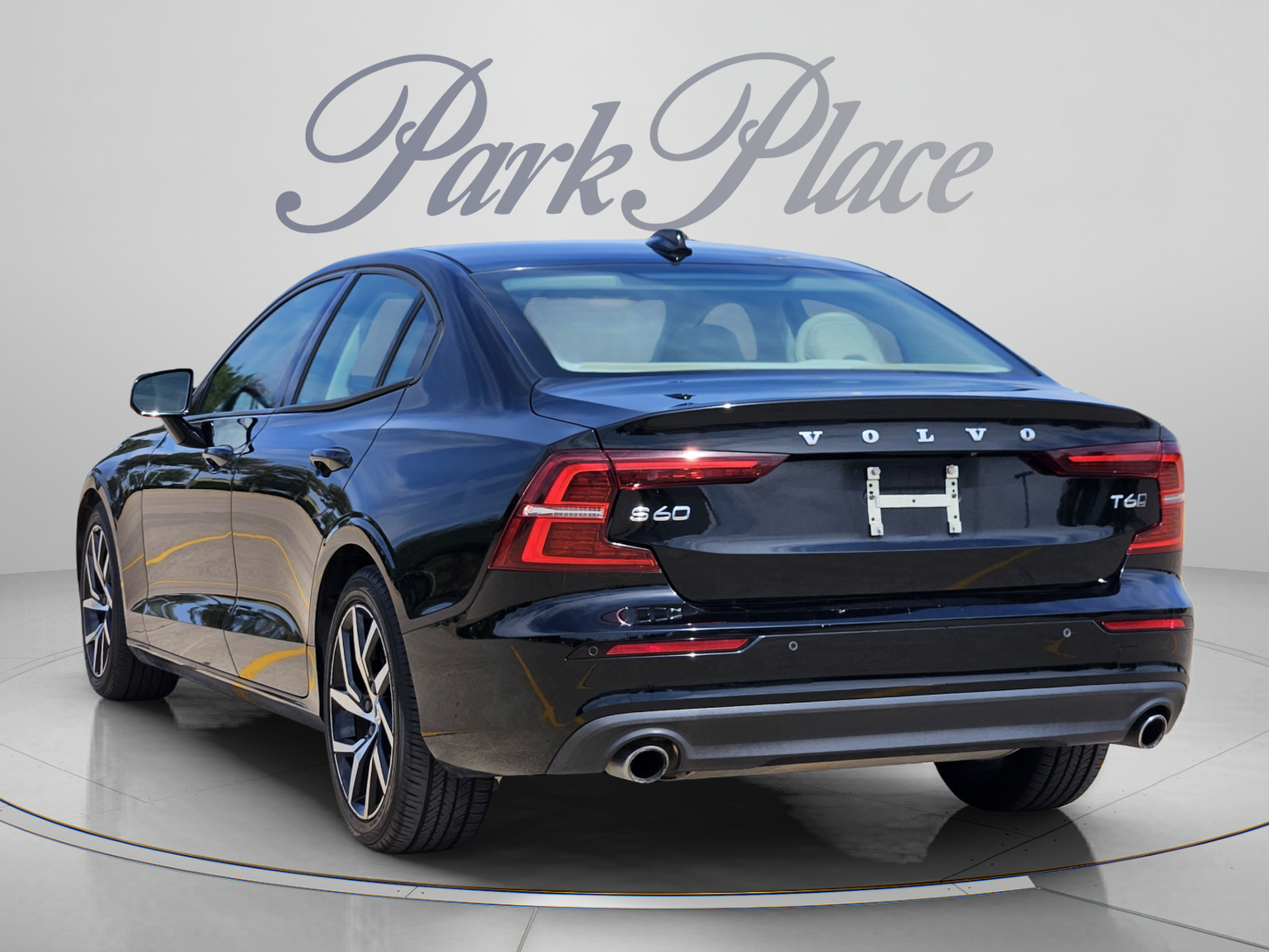 Used 2019 Volvo S60 T6 Momentum w/ Premium Package AWD/4WD image 3