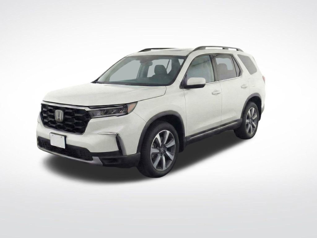Used 2025 Honda Pilot Touring image 2