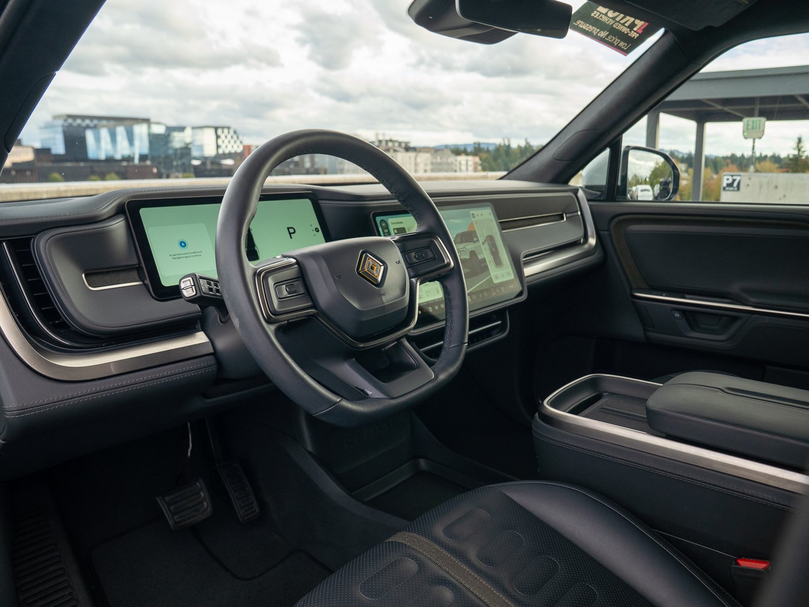 Used 2025 Rivian R1S Adventure Dual AWD/4WD image 15