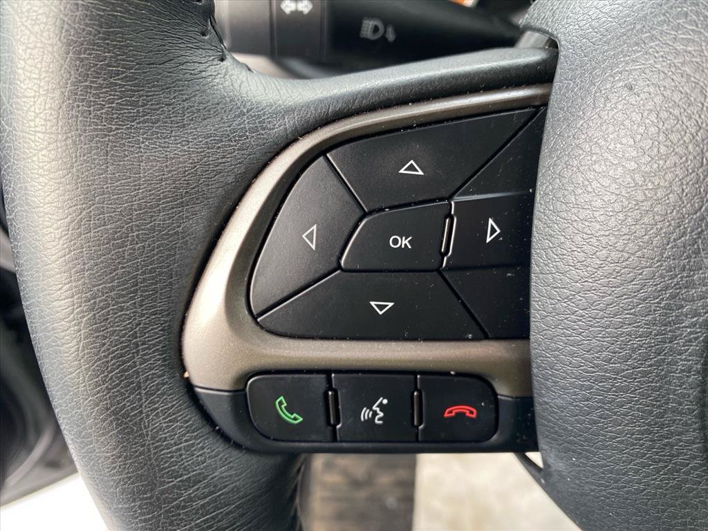 Used 2022 Jeep Renegade Latitude w/ Convenience Group AWD/4WD image 12