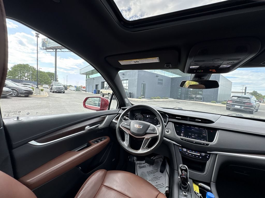 Used 2020 Cadillac XT5 Premium Luxury w/ LPO, Floor Liner Package FWD image 15