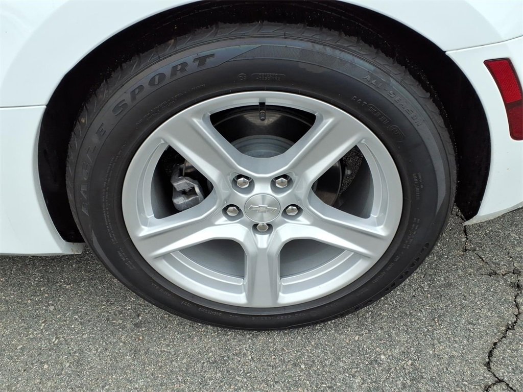 Used 2023 Chevrolet Camaro LT image 5