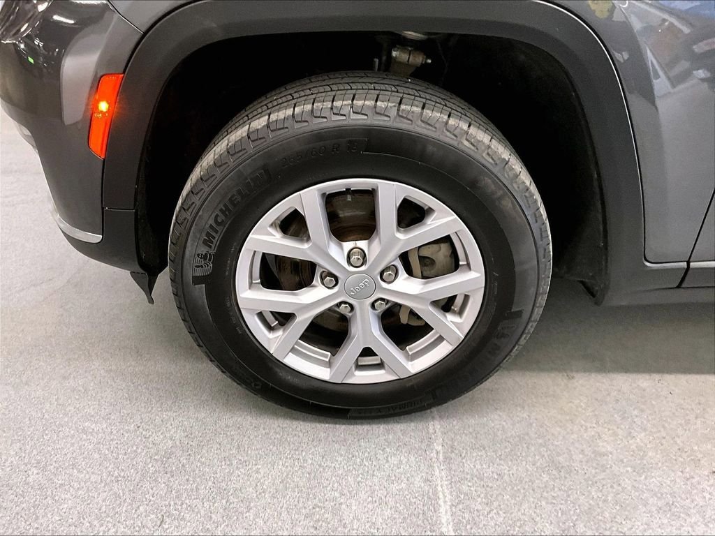 Used 2022 Jeep Grand Cherokee L Limited AWD/4WD image 7