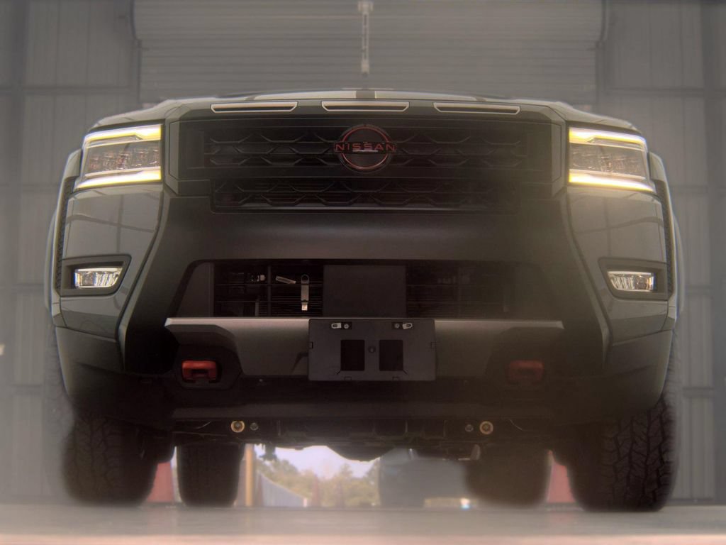 Used 2025 Nissan Frontier Pro-X RWD image 12