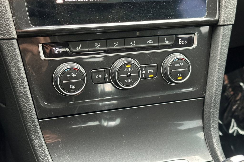 Used 2019 Volkswagen e-Golf SE image 17