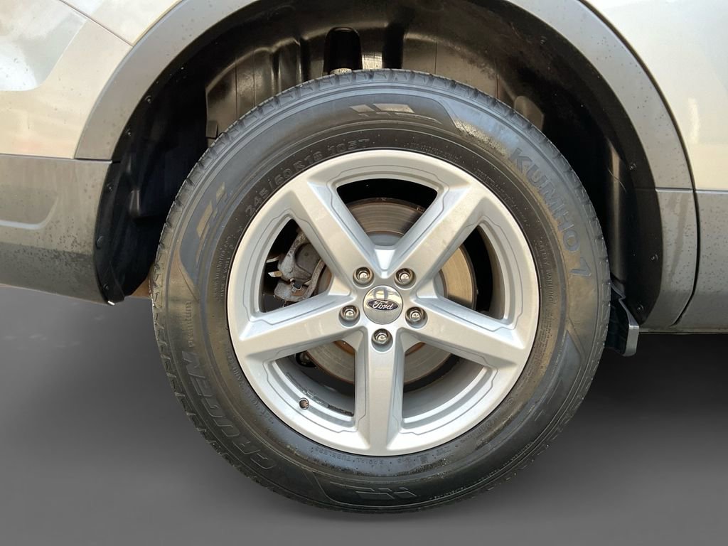 Used 2018 Ford Explorer XLT image 10