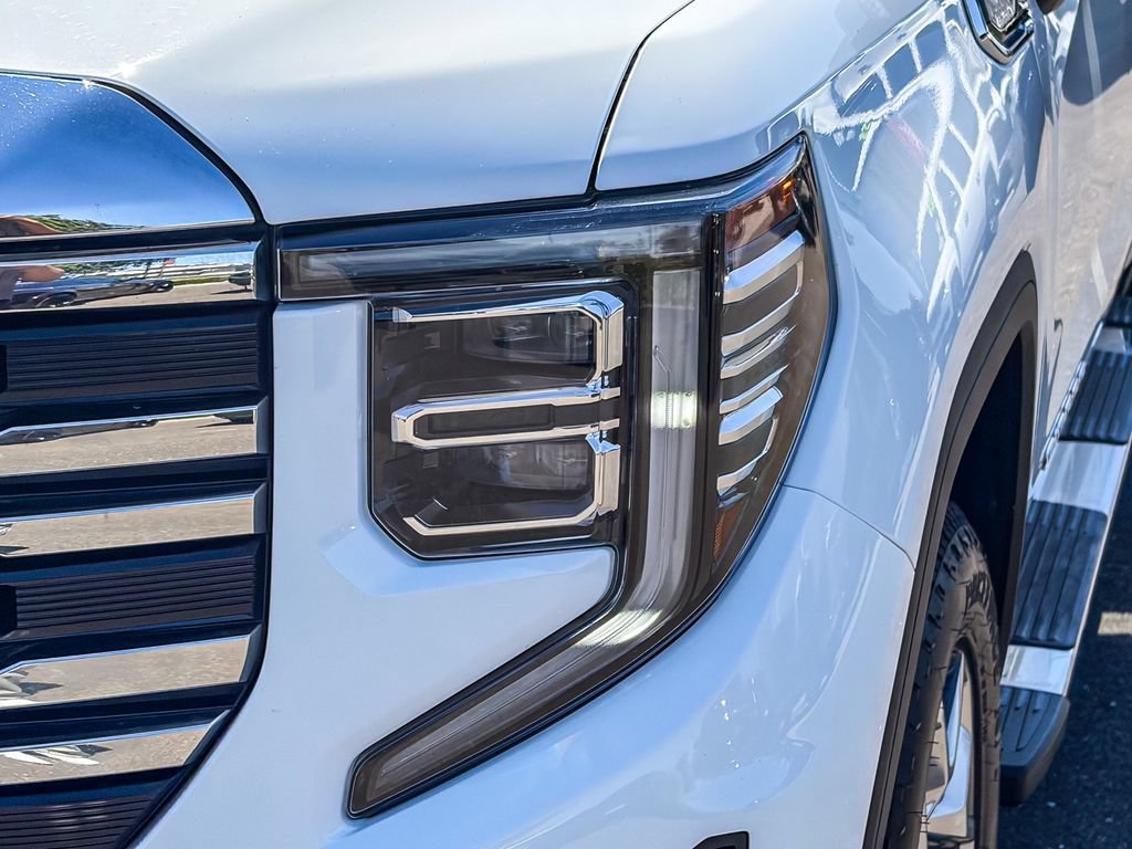 Used 2024 GMC Sierra 1500 SLT w/ SLT Premium Plus Package AWD/4WD image 7