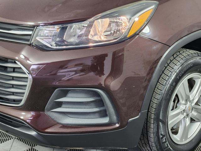Used 2020 Chevrolet Trax LS w/ Tint and Cruise Package AWD/4WD image 8