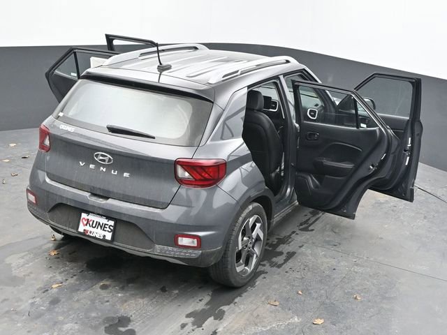 Used 2023 Hyundai Venue Limited image 45