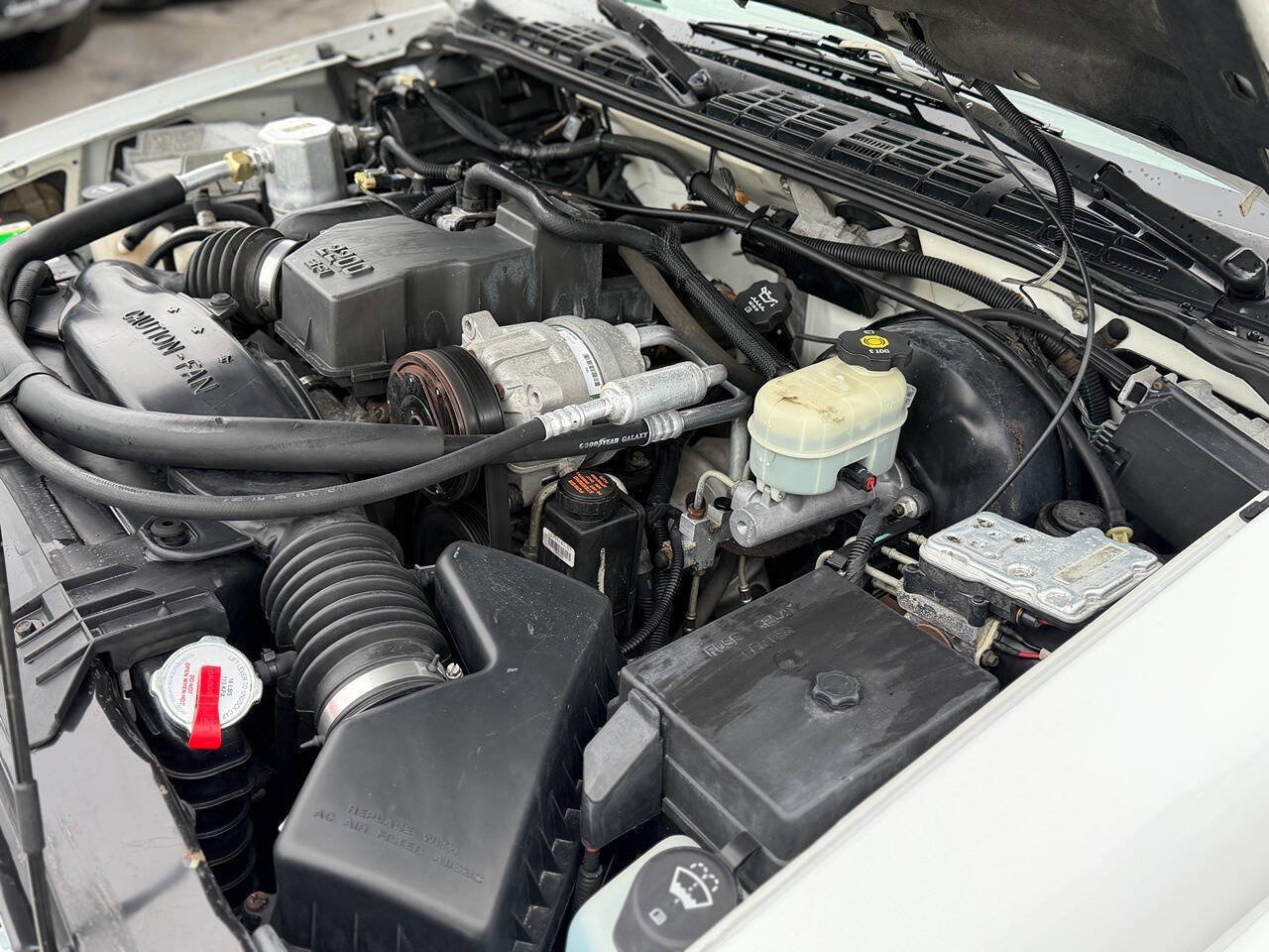 Used 2003 GMC Sonoma SL w/ Convenience Package image 88