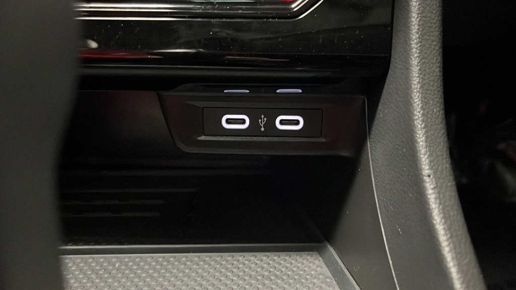 Used 2025 Volkswagen Jetta SE w/ Sunroof Package FWD image 30