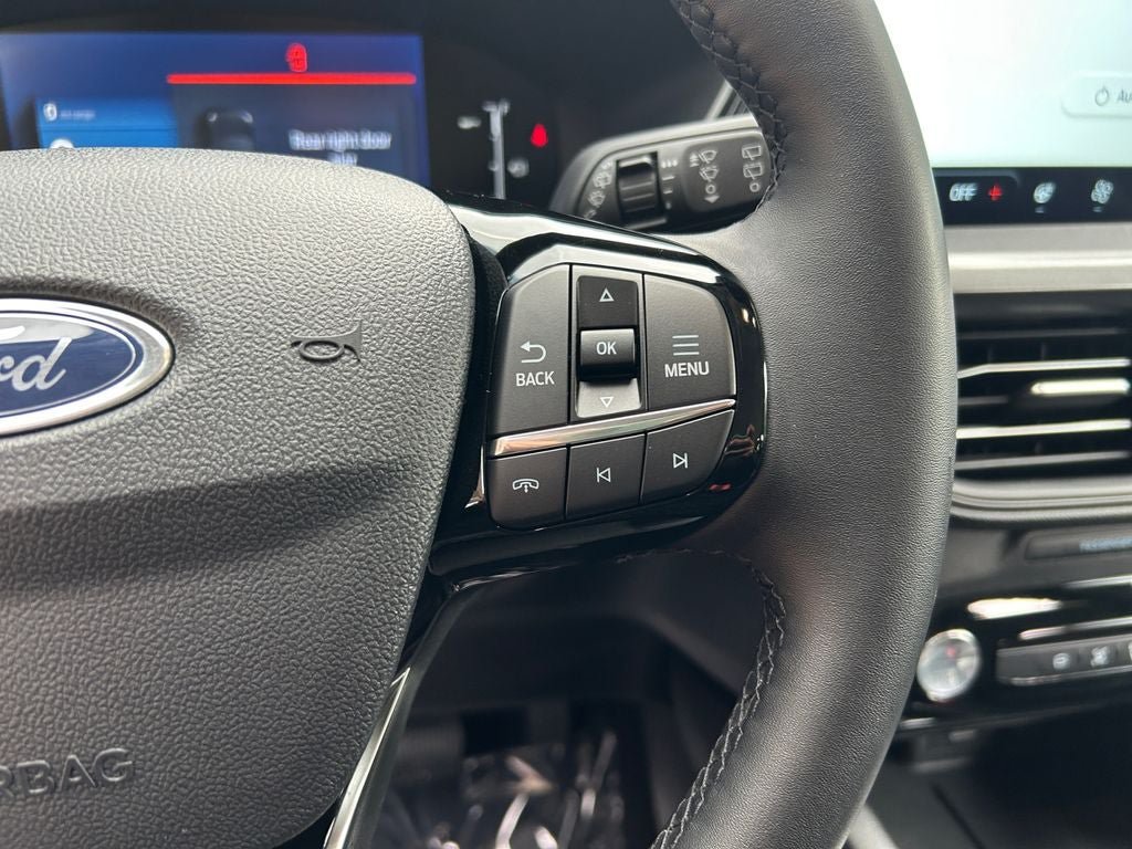 Used 2025 Ford Escape SE FWD image 16