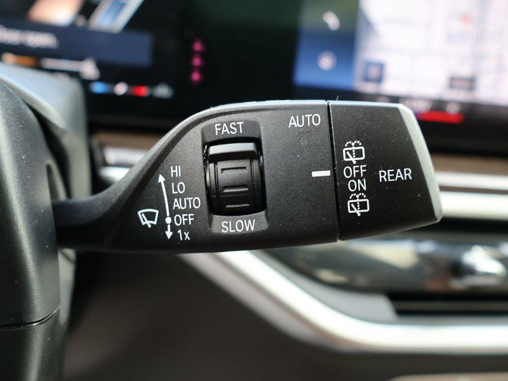 Used 2023 BMW X7 xDrive40i w/ Executive Package image 52