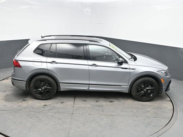 Used 2023 Volkswagen Tiguan SE R-Line AWD/4WD image 41