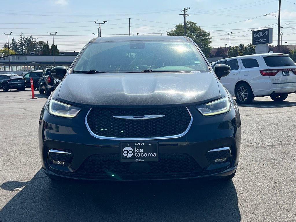 Used 2023 Chrysler Pacifica Touring-L FWD image 6