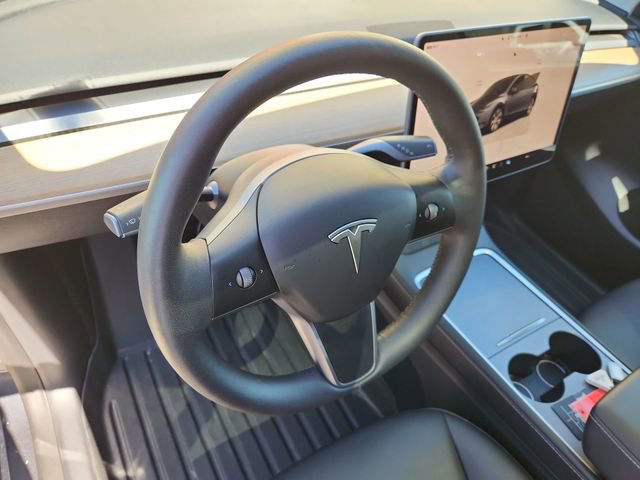 Used 2023 Tesla Model Y Performance image 10