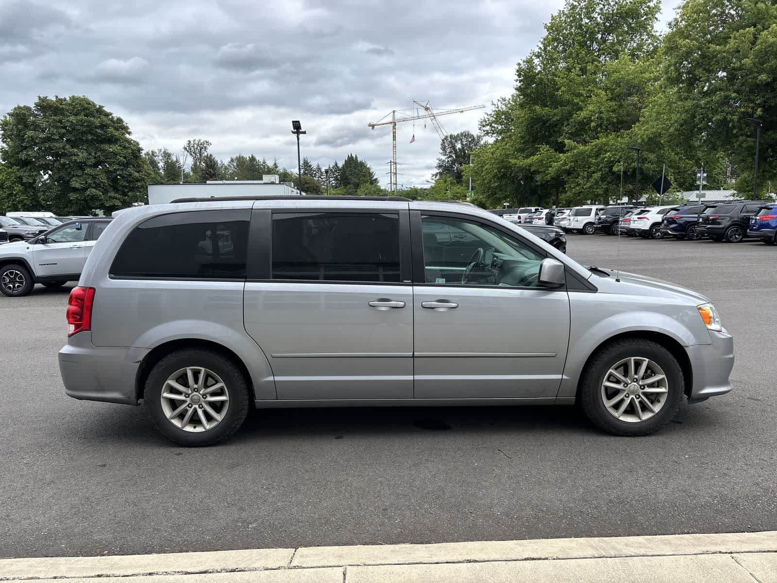 Used 2014 Dodge Grand Caravan SXT FWD image 5