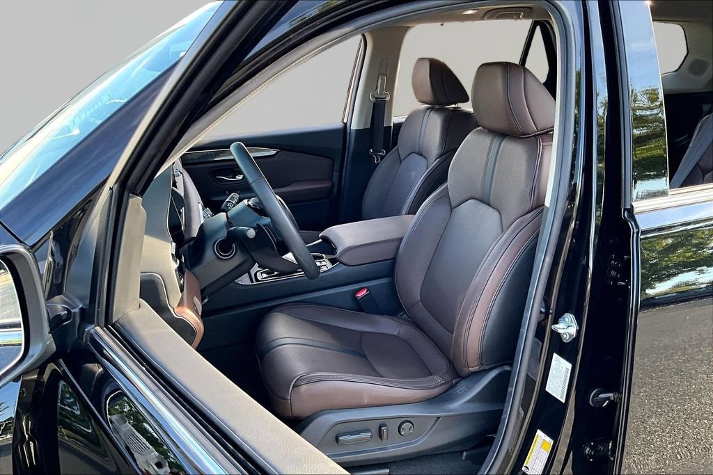 Used 2025 Honda Pilot Elite image 17