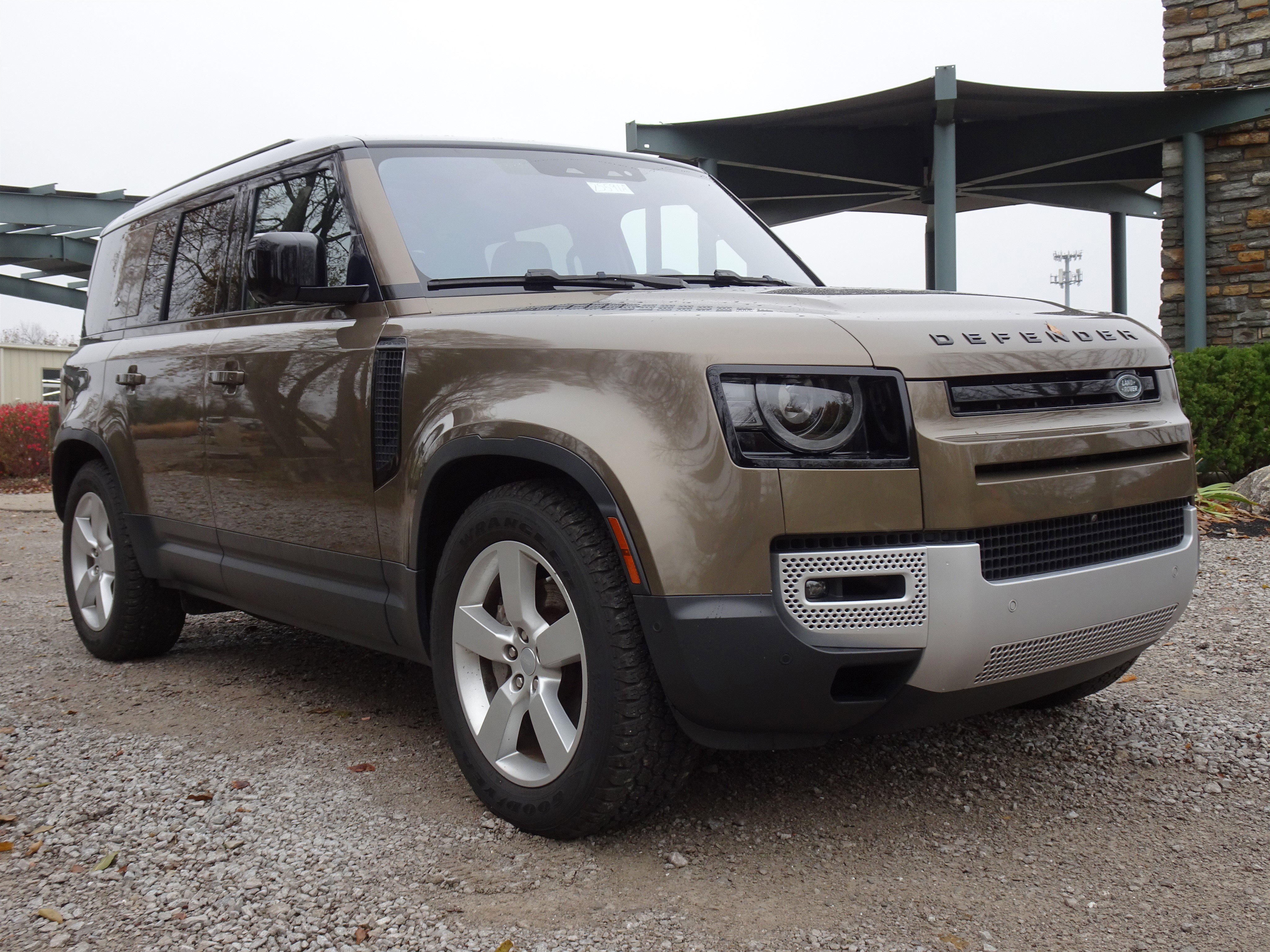 Used 2020 Land Rover Defender 110 First Edition image 11