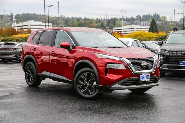 Used 2023 Nissan Rogue SV image 1
