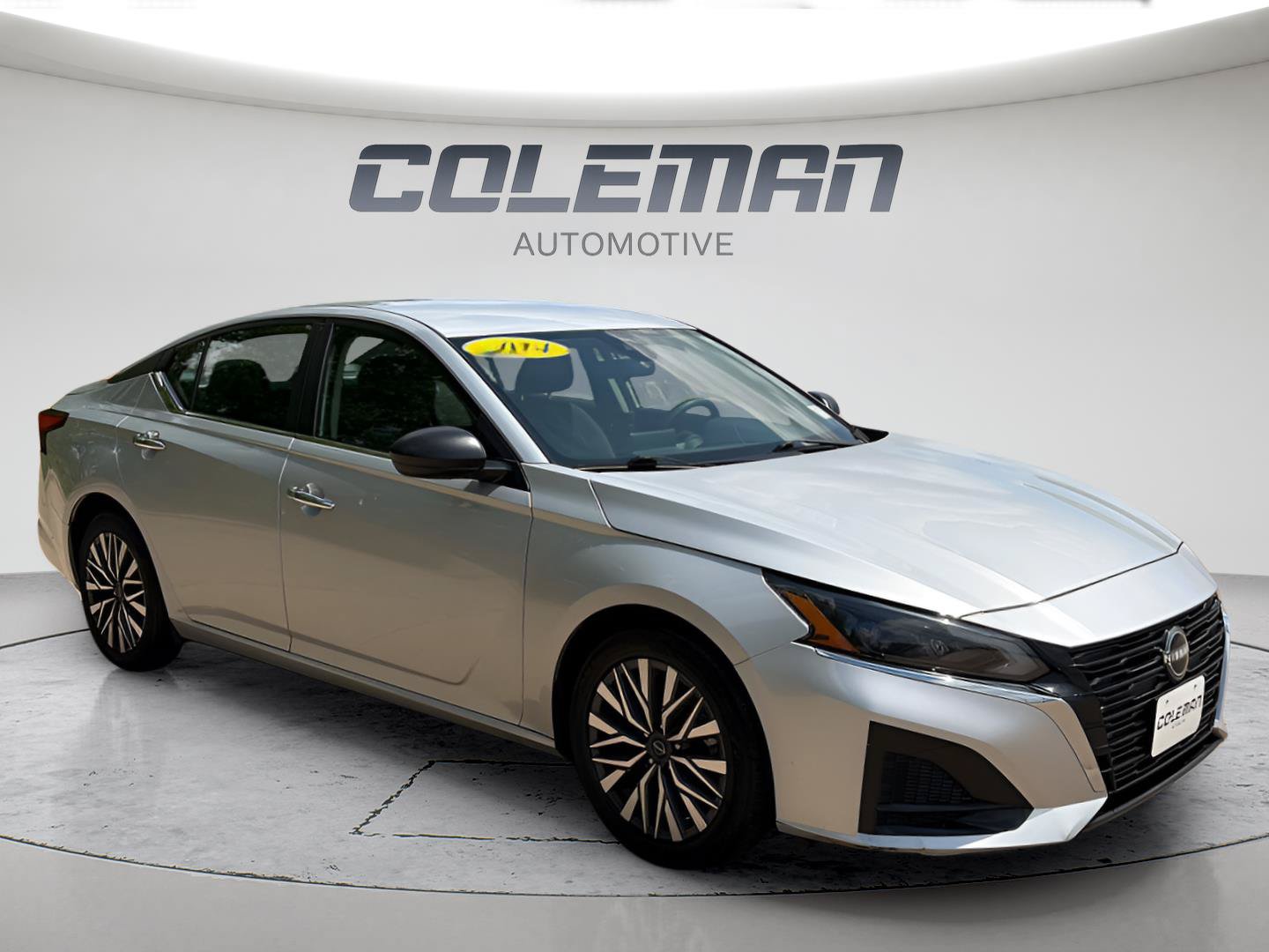 Used 2024 Nissan Altima 2.5 SV FWD image 7