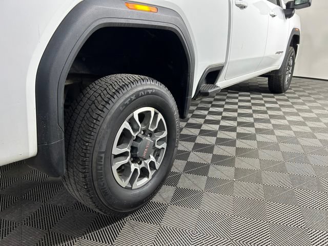 Used 2022 GMC Sierra 3500 AT4 AWD/4WD image 7