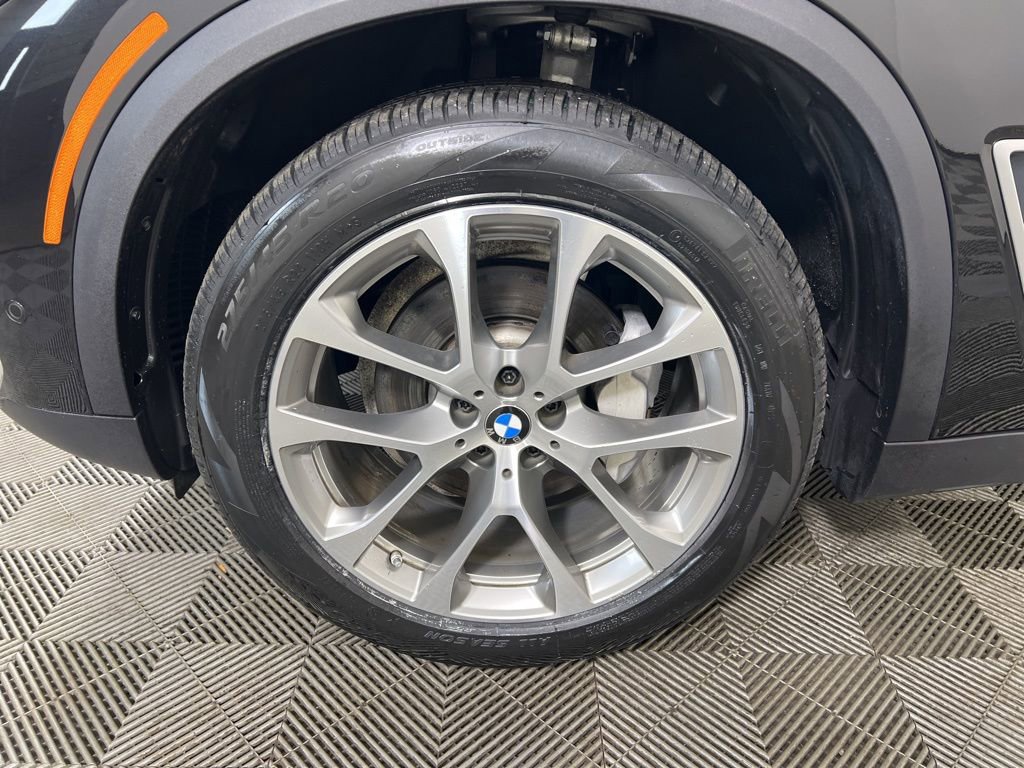Certified 2022 BMW X5 xDrive40i w/ Premium Package image 11