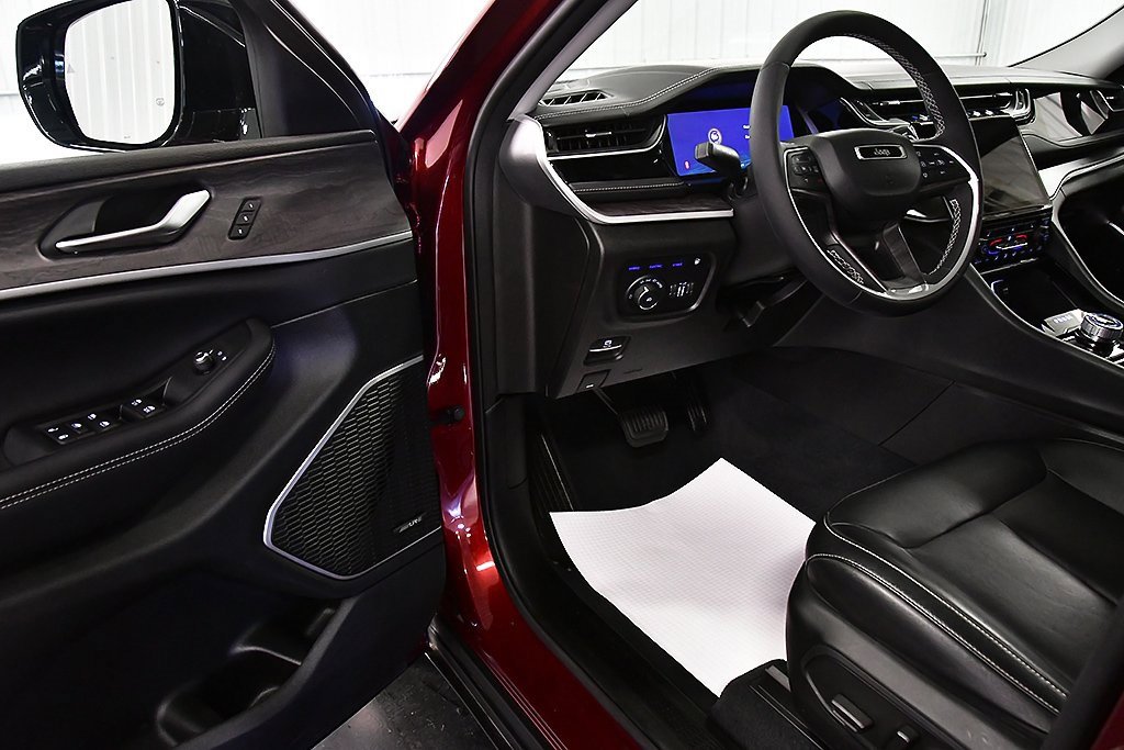 Used 2022 Jeep Grand Cherokee Limited 4xe image 13