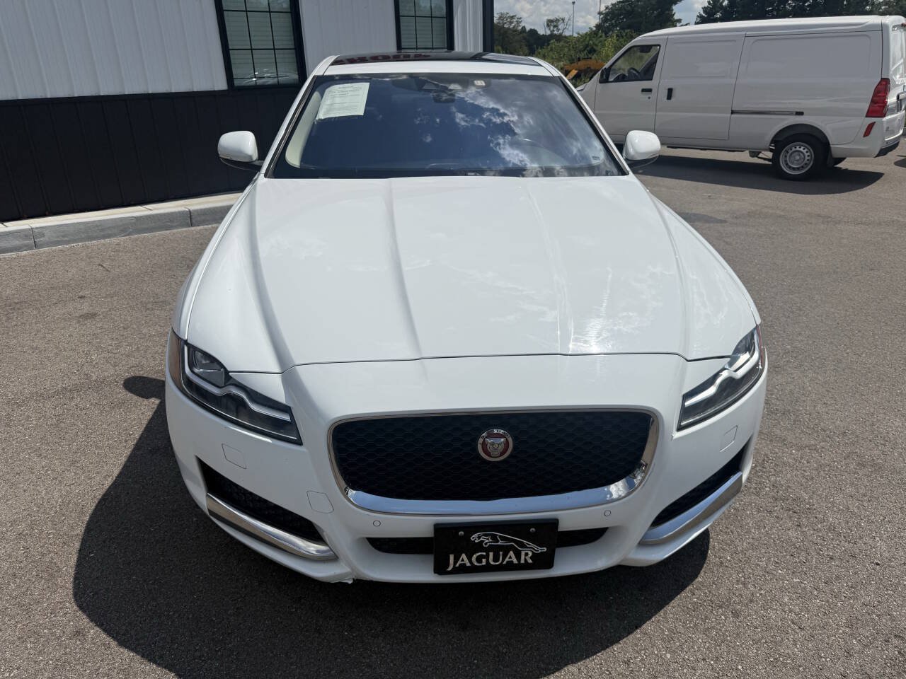 Used 2017 Jaguar XF Prestige AWD/4WD image 2