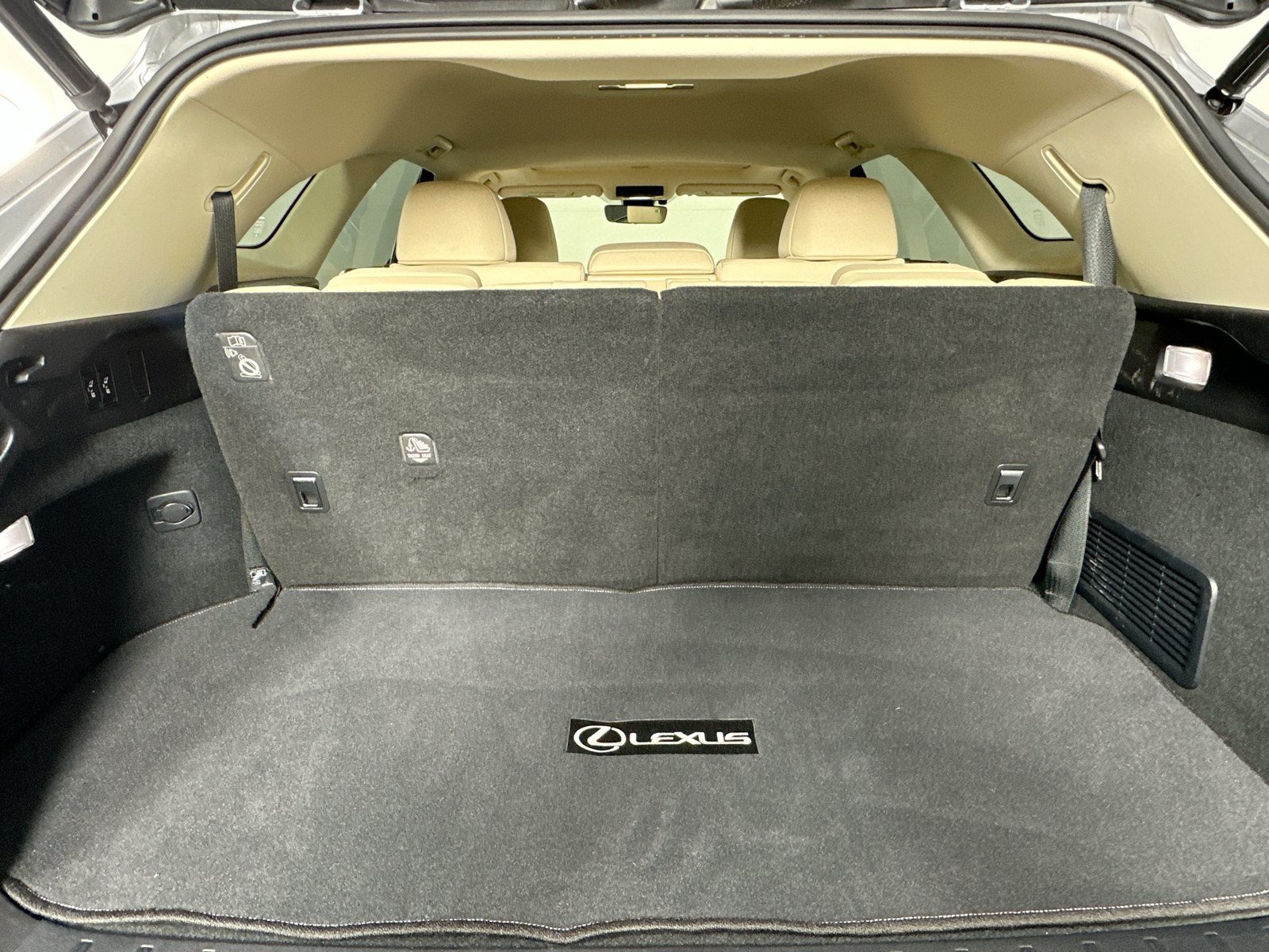 Used 2022 Lexus RX 350L FWD w/ Premium Package image 25