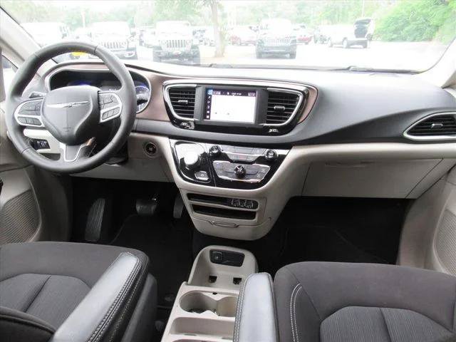 Certified 2023 Chrysler Voyager LX FWD image 12