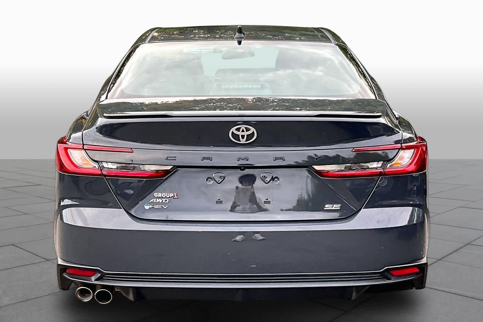 Used 2026 Toyota Camry SE AWD/4WD image 5