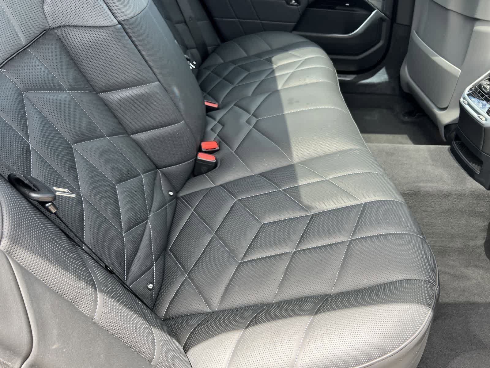 Used 2024 BMW 740i RWD image 25