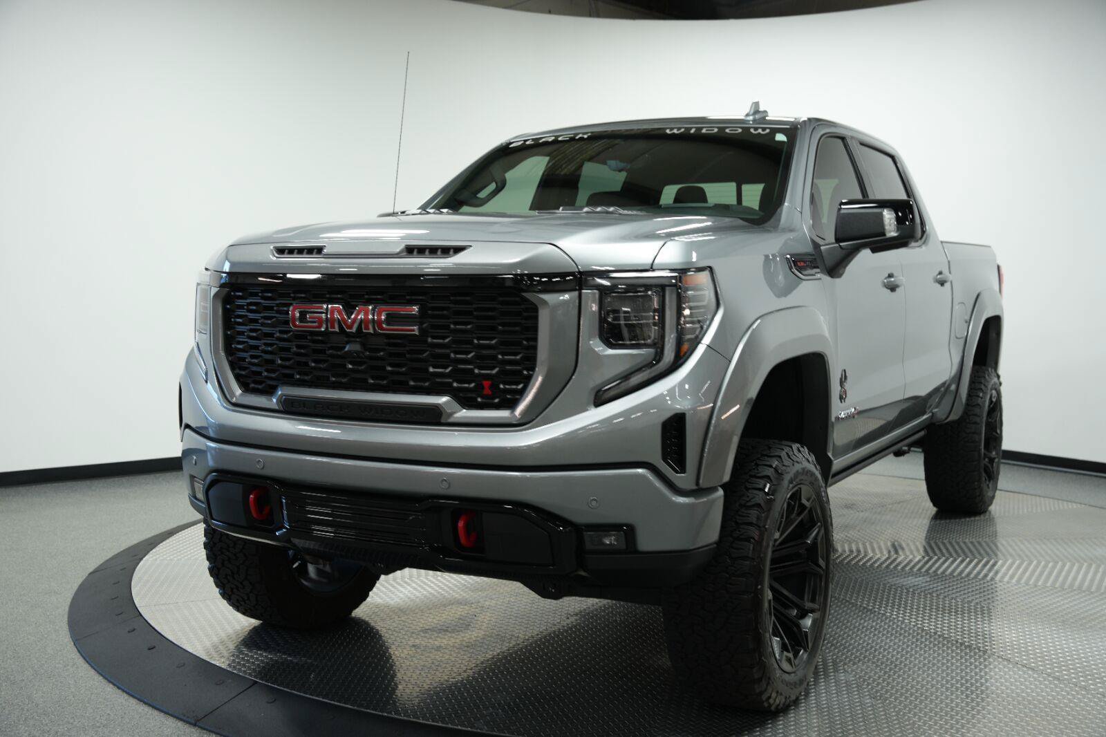 Used 2025 GMC Sierra 1500 AT4 w/ AT4 Premium Package AWD/4WD image 3