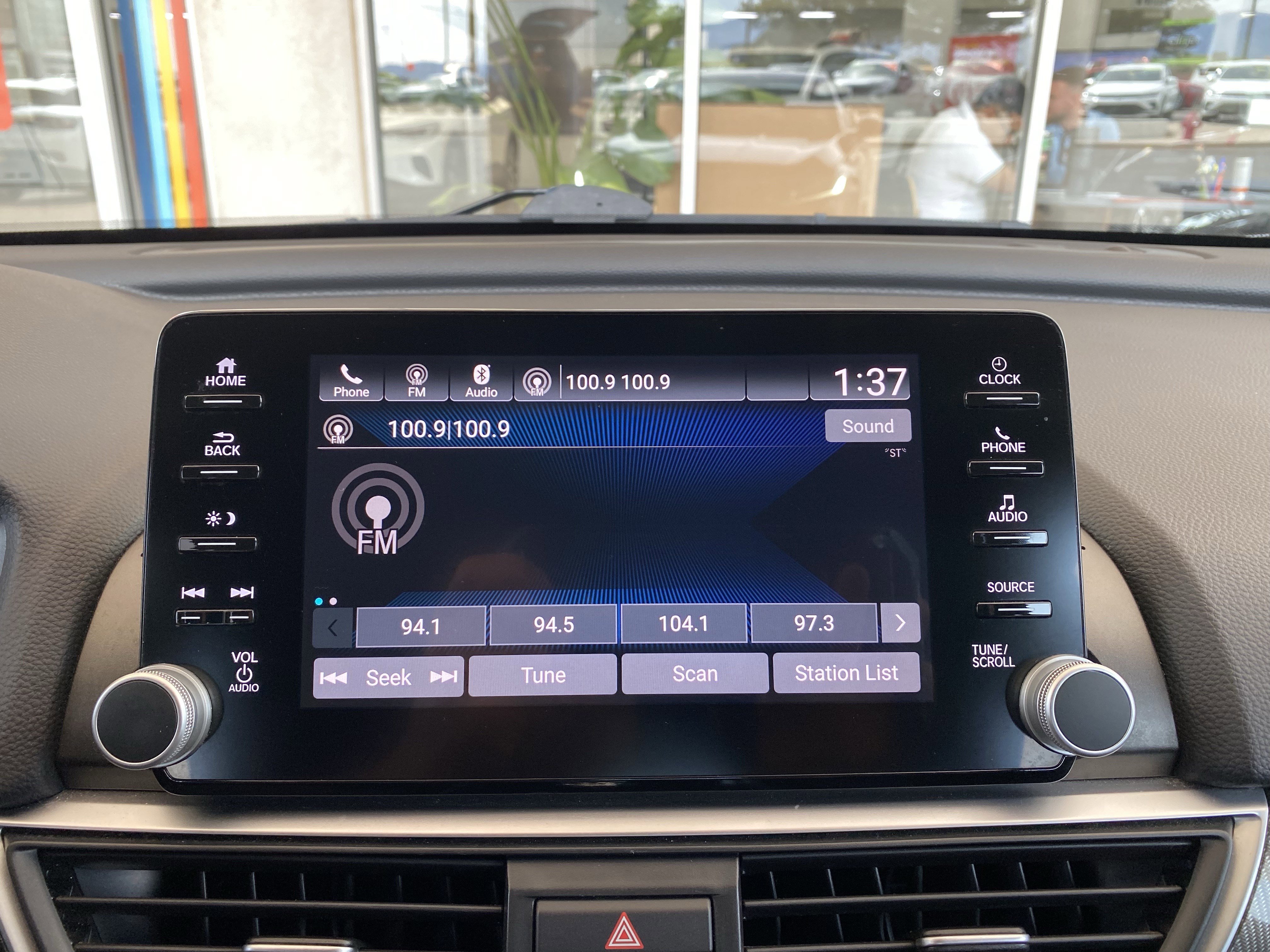 Used 2018 Honda Accord Sport image 3