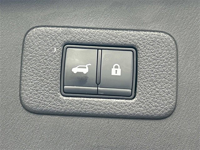 Used 2024 Nissan Armada Platinum w/ Captain's Chairs Package image 14