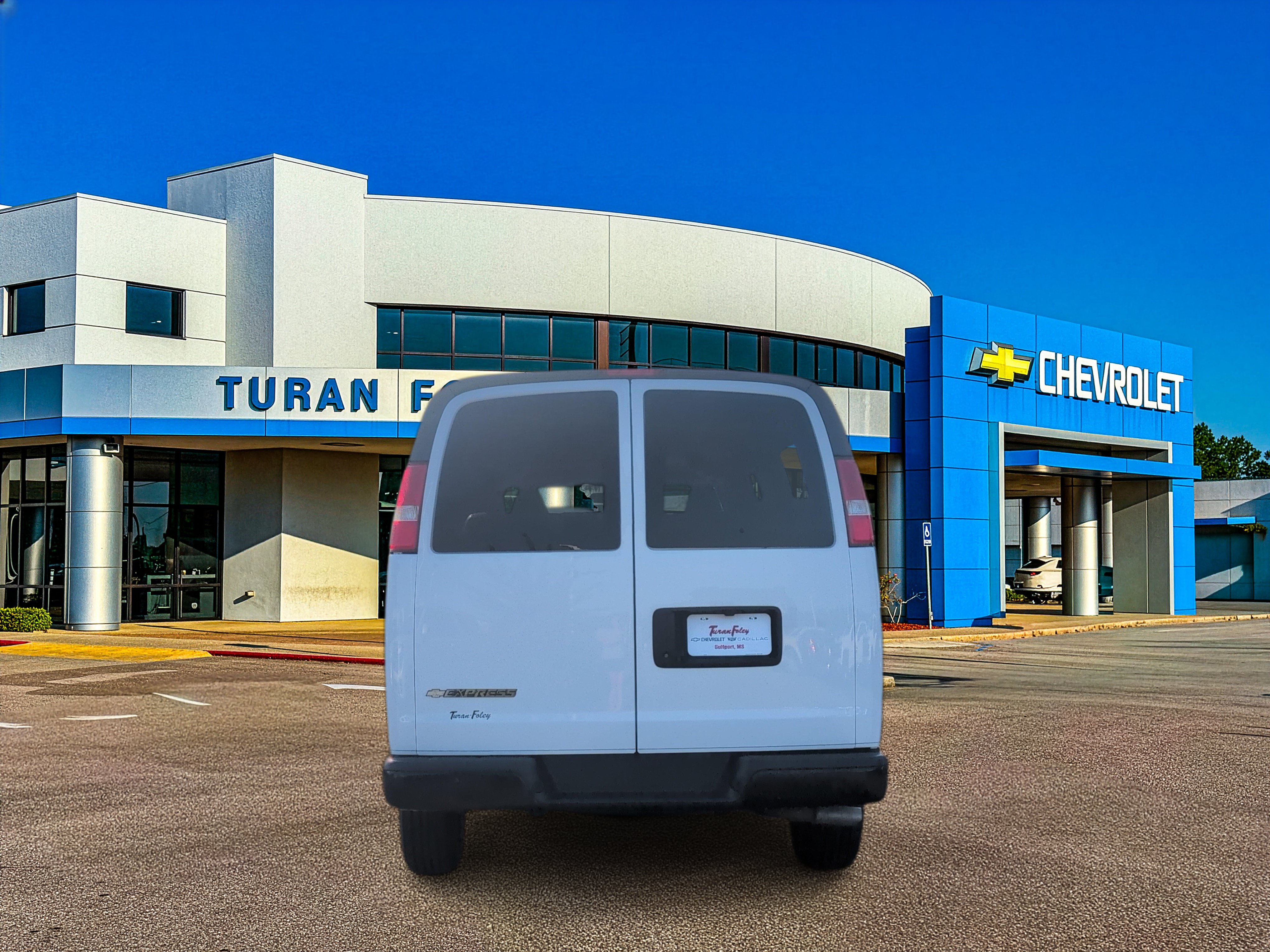 Used 2022 Chevrolet Express 3500 LS RWD image 4