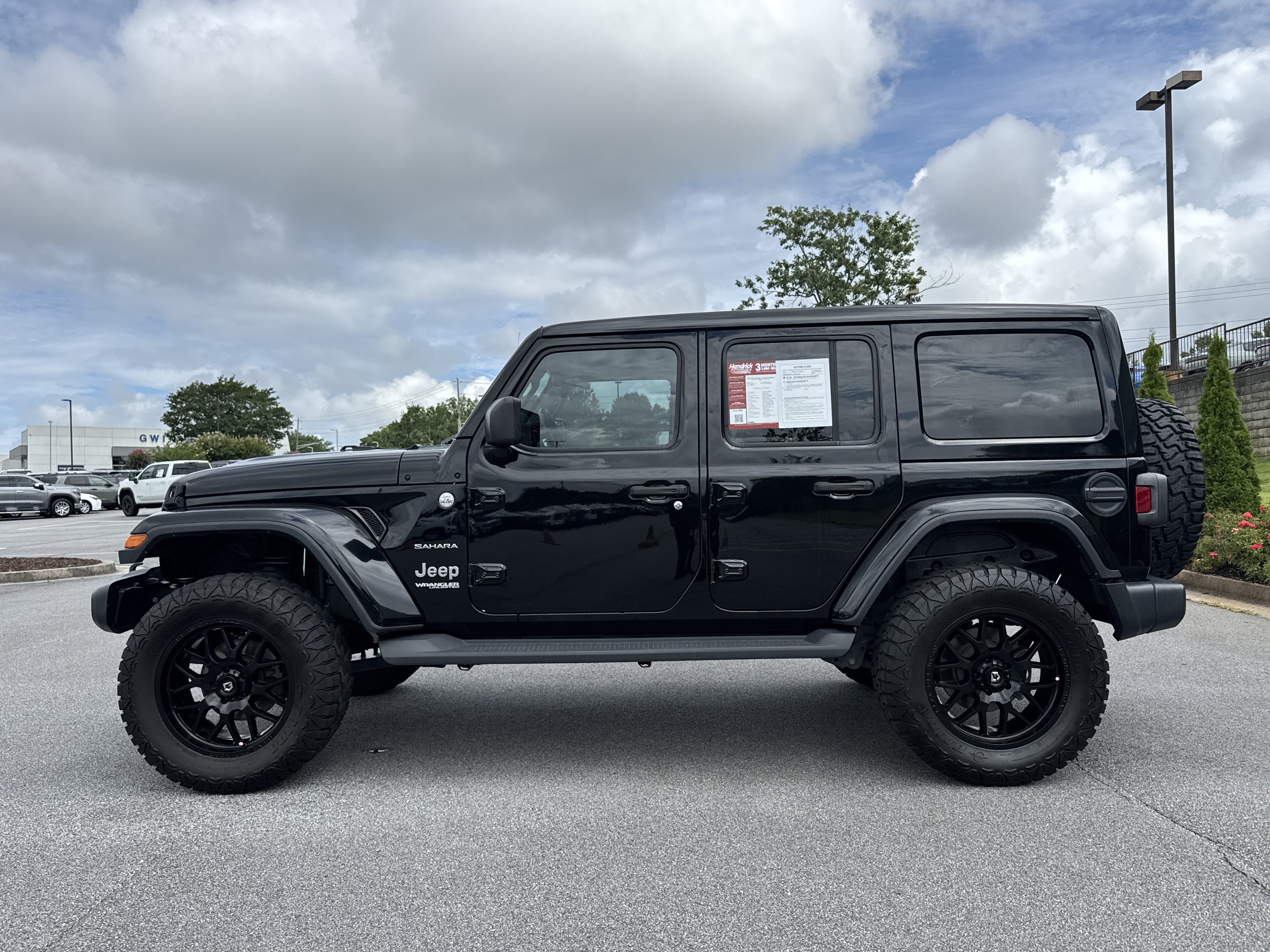 Used 2020 Jeep Wrangler Unlimited Sahara AWD/4WD image 7