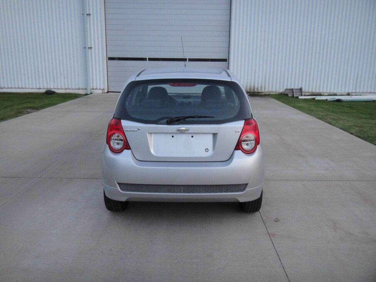 Used 2011 Chevrolet Aveo5 LT w/ Power and Convenience Package image 8