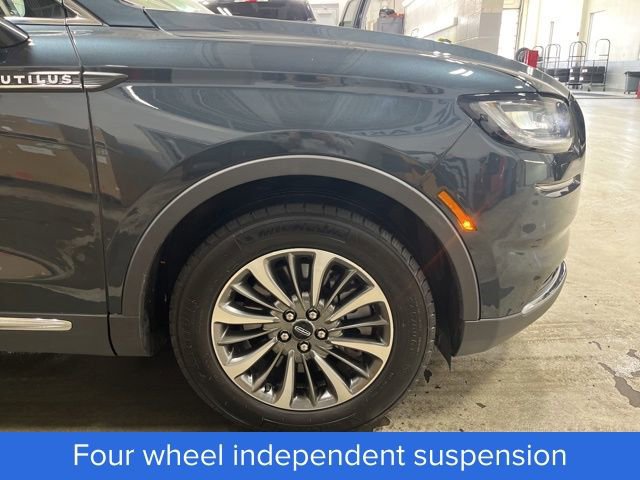 Used 2023 Lincoln Nautilus Reserve image 15